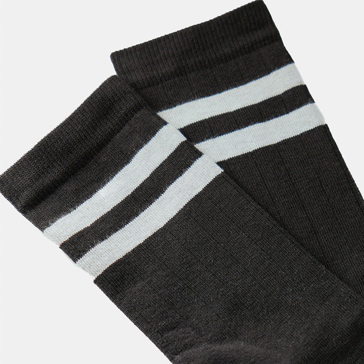 Crne čarape sa dve pruge