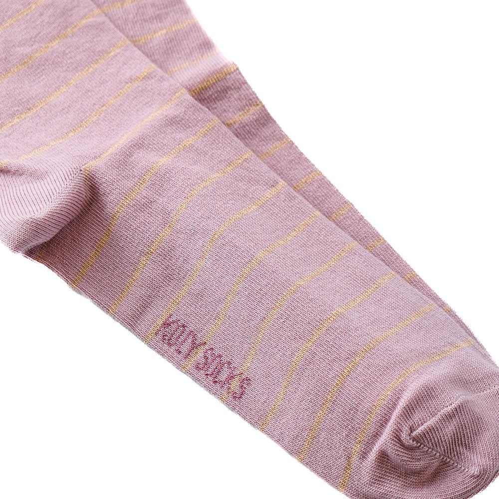 Prljavo roze čarape sa prugama