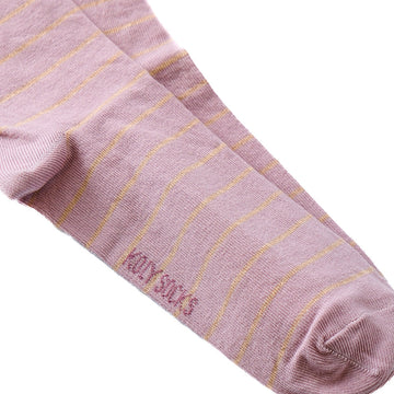 Prljavo roze čarape sa prugama